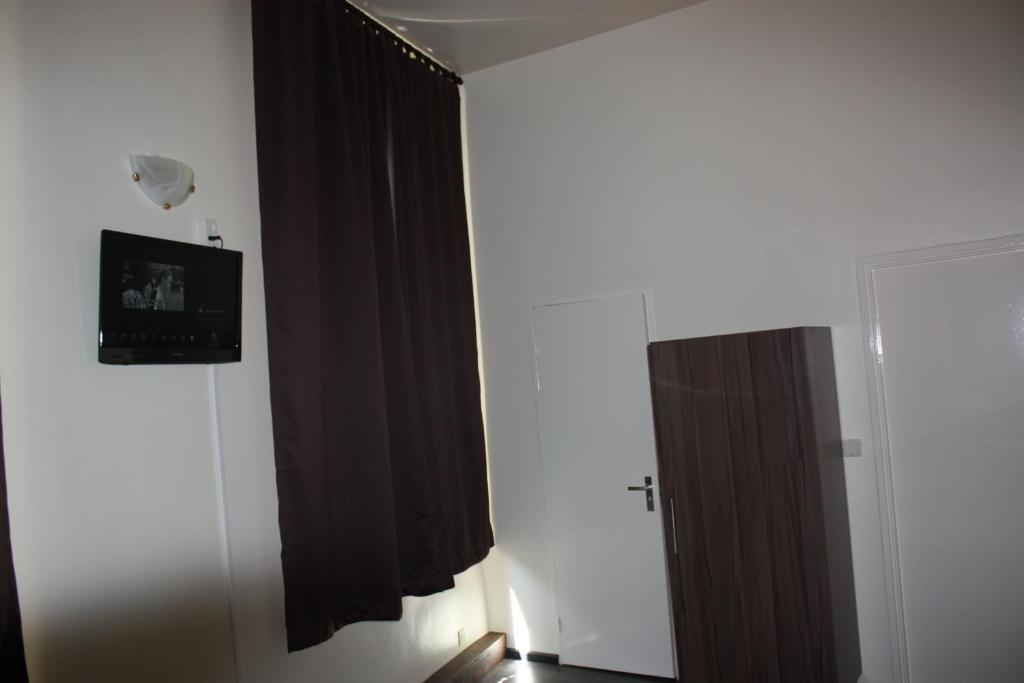 Sansa Hotel *